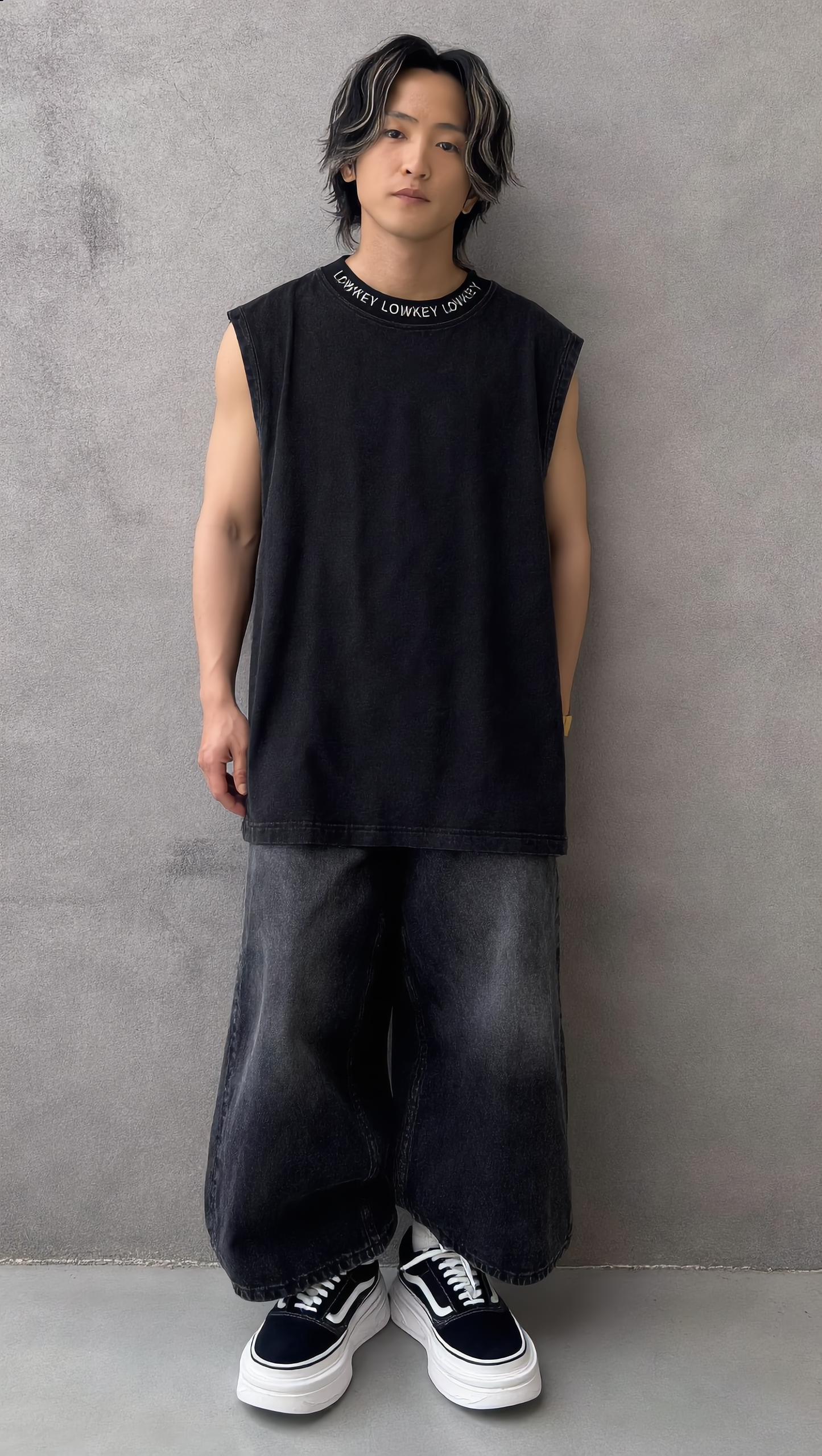 NECK LOGO TANK TOP