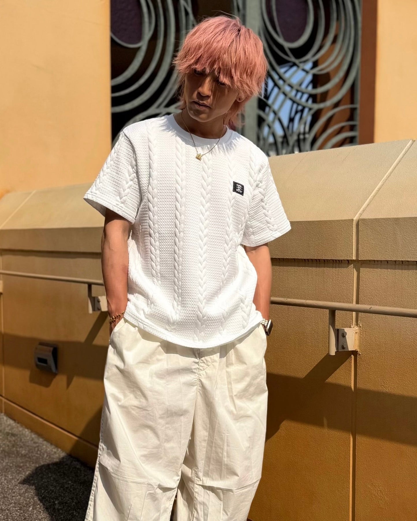 テクスチャーホワイトTシャツ